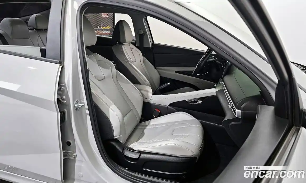 Hyundai Avante 2021 1.6 Автомат в Москве № 11852, фото 12