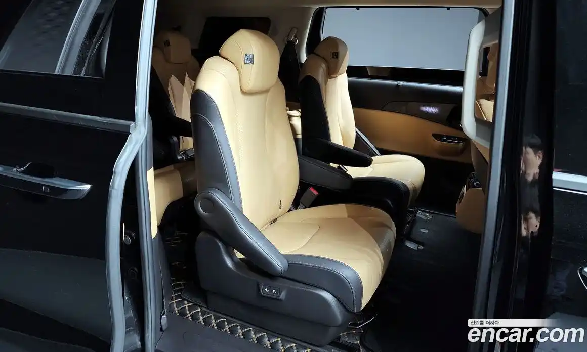 Kia Canival 2021 3.5 Автомат в Москве № 122314, фото 3