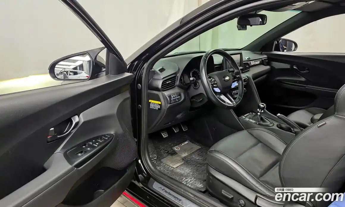 Hyundai Veloster 2020 2.0 Механическая в Москве № 125681, фото 17