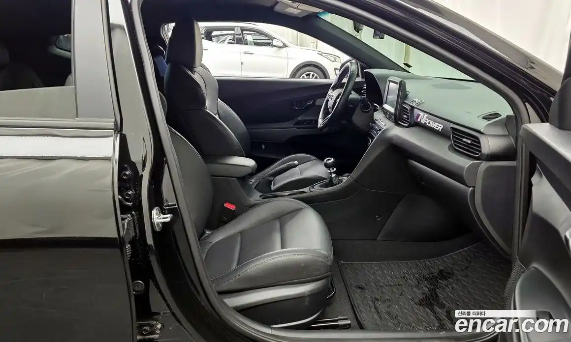 Hyundai Veloster 2020 2.0 Механическая в Москве № 125681, фото 3