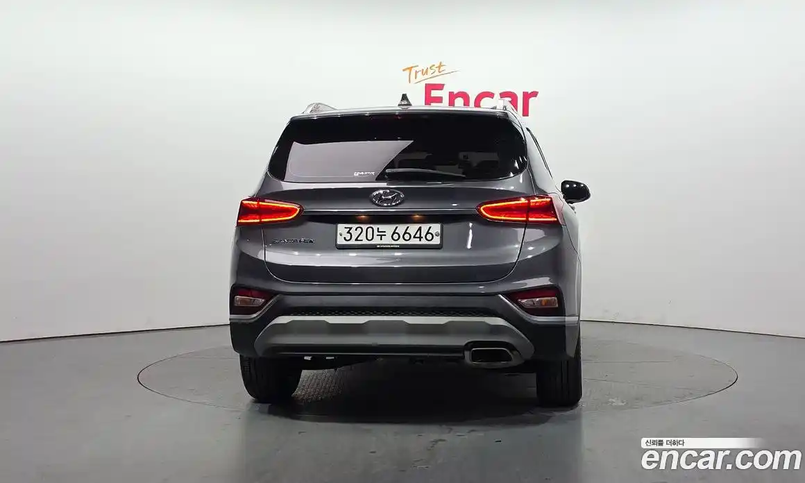 Hyundai Santa Fe 2020 2.0 Автомат в Москве № 130256, фото 13