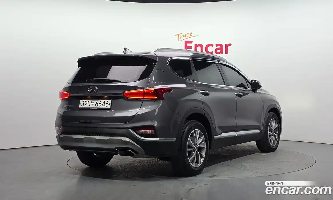 Hyundai Santa Fe 2020 2.0 Автомат в Москве № 130256, фото 17