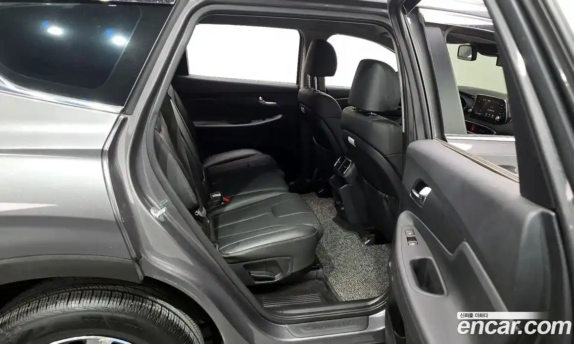 Hyundai Santa Fe 2020 2.0 Автомат в Москве № 130256, фото 7