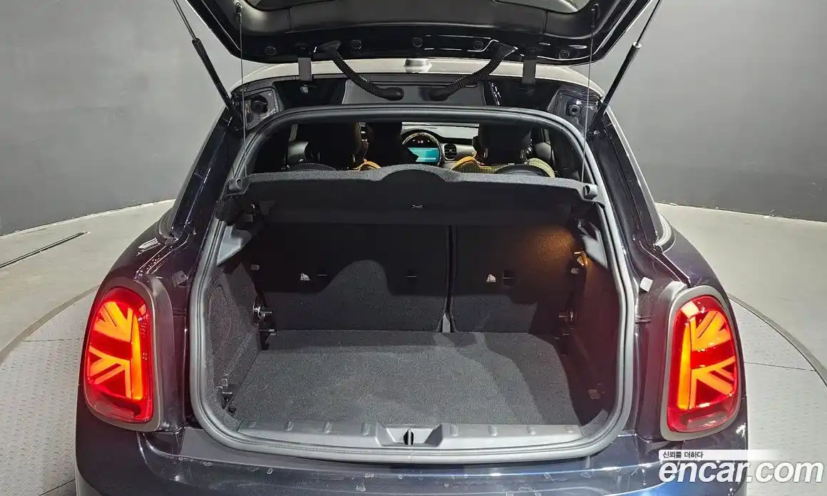 Mini Cooper 2023 2.0 Автомат в Москве № 138590, фото 12