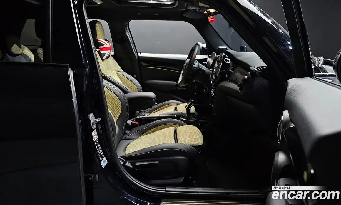 Mini Cooper 2023 2.0 Автомат в Москве № 138590, фото 20