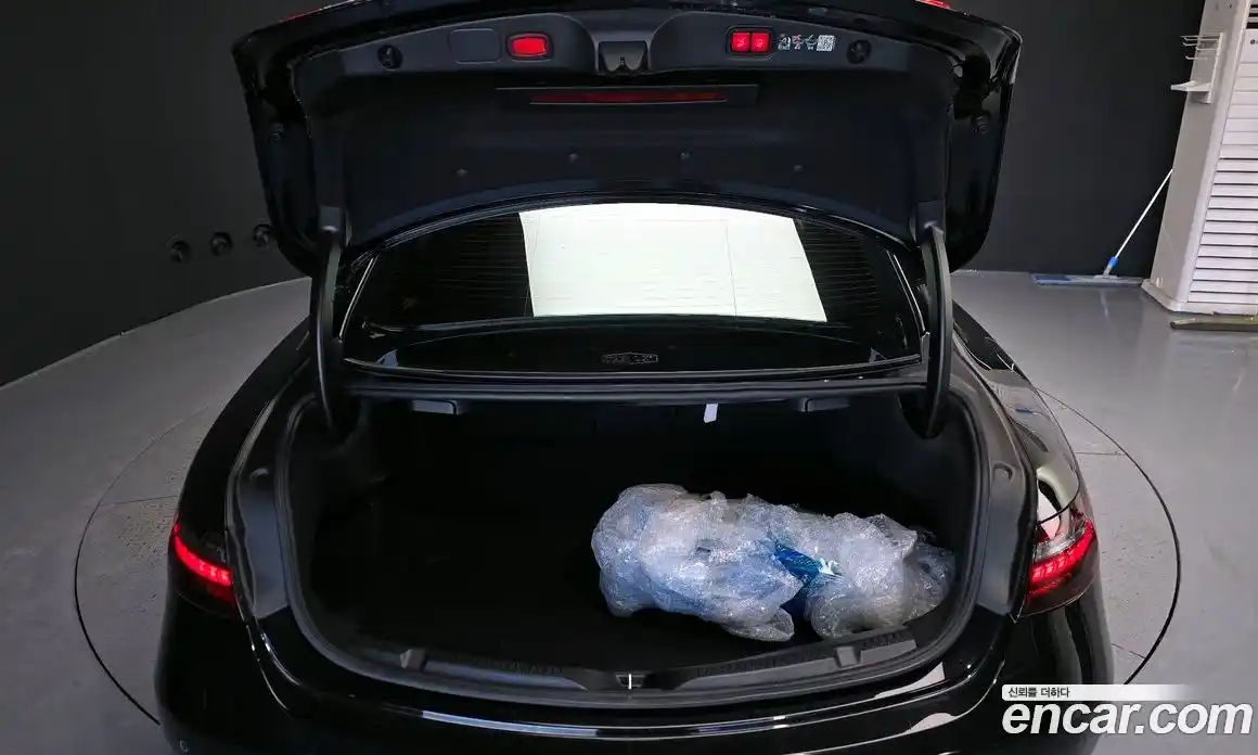 Mercedes-Benz E-Class 2023 3.0 Автомат в Москве № 139175, фото 6