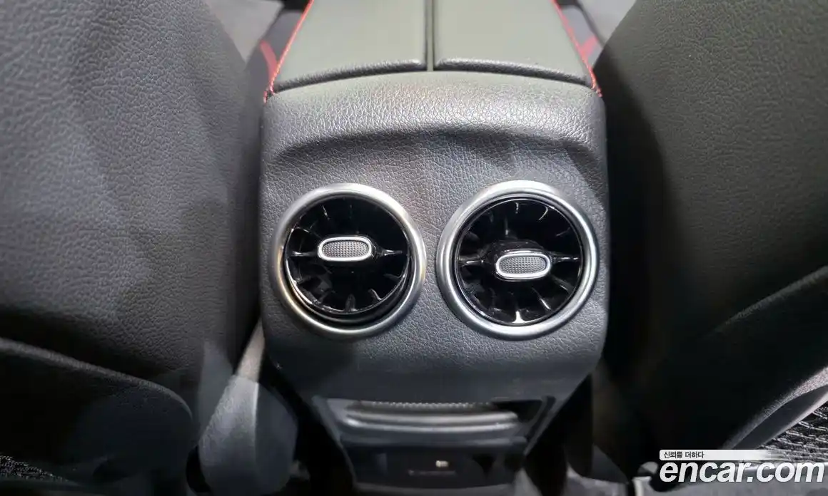 Mercedes-Benz GLB-Class 2022 2.0 Автомат в Москве № 140152, фото 7