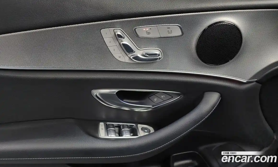 Mercedes-Benz E-Class 2018 2.0 Автомат в Москве № 143067, фото 13