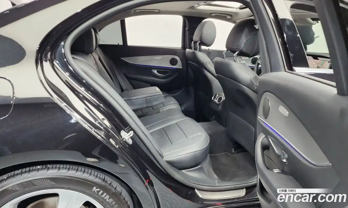 Mercedes-Benz E-Class 2018 2.0 Автомат в Москве № 143067, фото 14