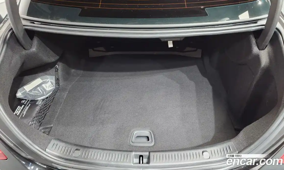 Mercedes-Benz E-Class 2018 2.0 Автомат в Москве № 143067, фото 20