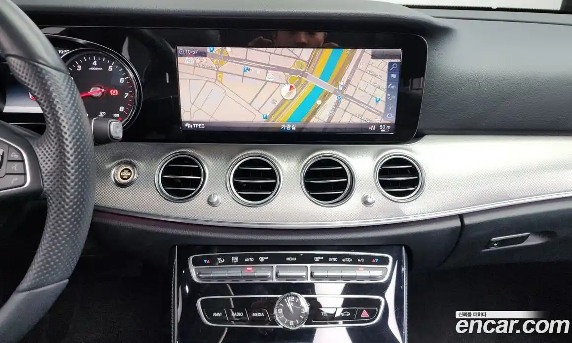 Mercedes-Benz E-Class 2018 2.0 Автомат в Москве № 143067, фото 9