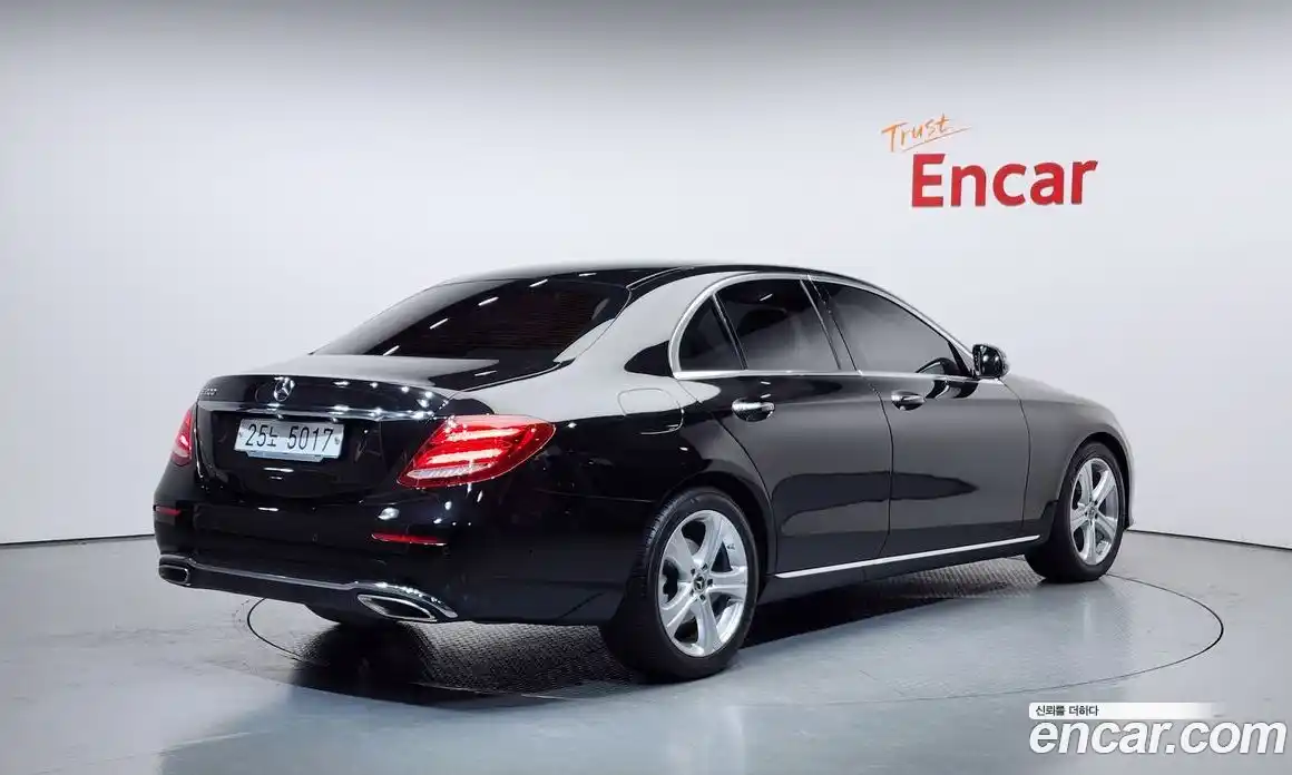 Mercedes-Benz E-Class 2018 2.0 Автомат в Москве № 143067, фото 10