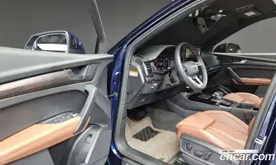 Audi Q5 2023 2.0 Автомат в Москве № 162451, миниатюра 2