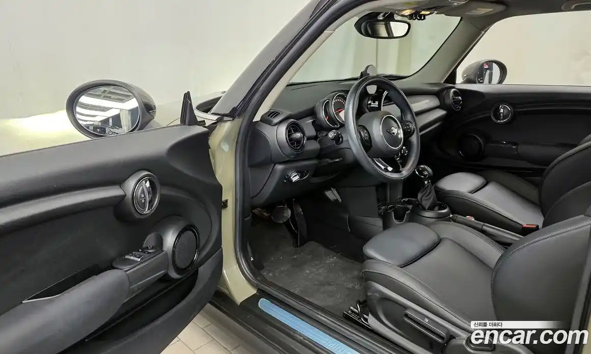 Mini Cooper 2019 1.5 Автомат в Москве № 163805, фото 18