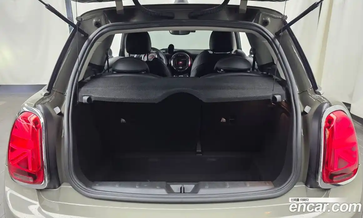 Mini Cooper 2019 1.5 Автомат в Москве № 163805, фото 9