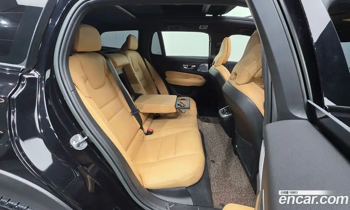 Volvo V60 2022 2.0 Автомат в Москве № 164384, фото 13