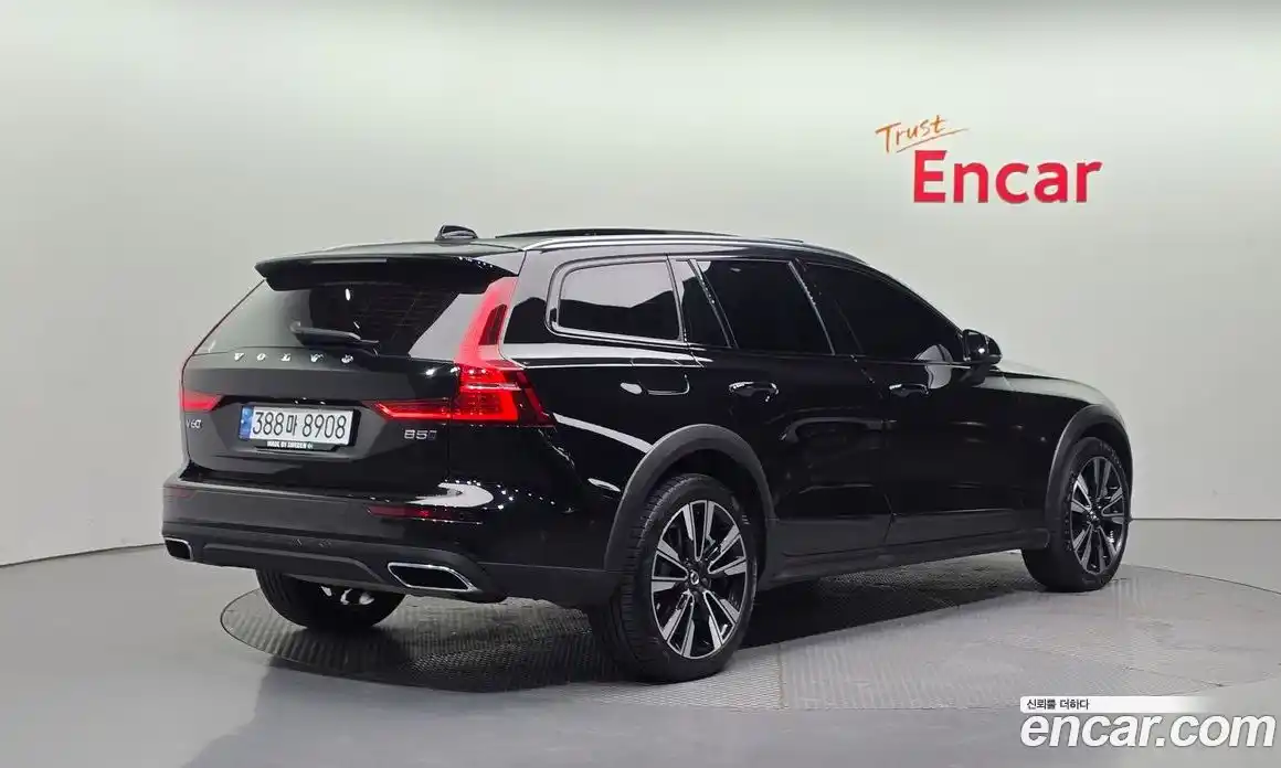 Volvo V60 2022 2.0 Автомат в Москве № 164384, фото 15