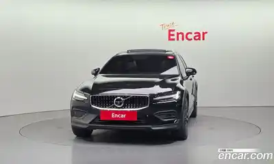 Volvo V60 2022 2.0 Автомат в Москве № 164384, миниатюра 4