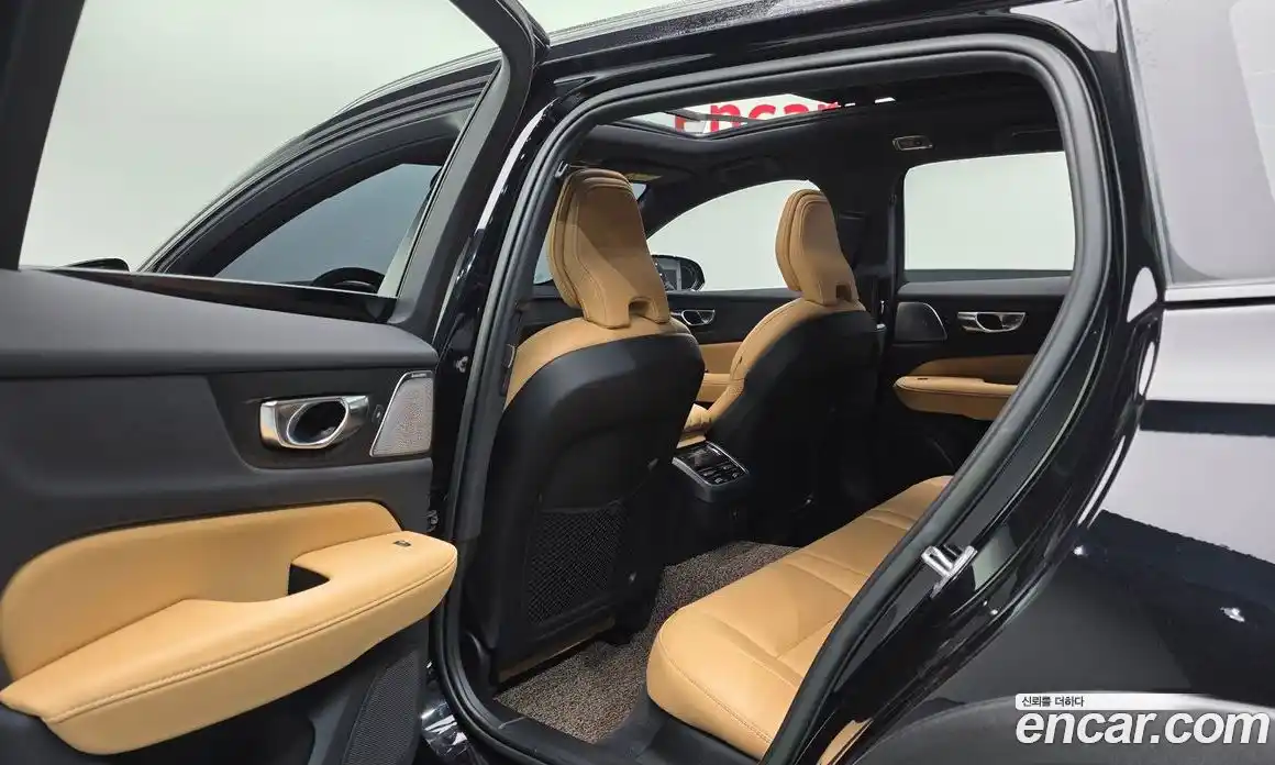 Volvo V60 2022 2.0 Автомат в Москве № 164384, фото 7