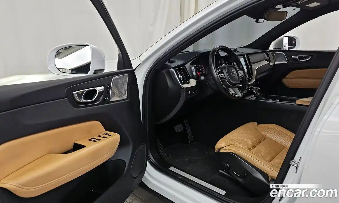 Volvo XC60 2020 2.0 Автомат в Москве № 164627, фото 16