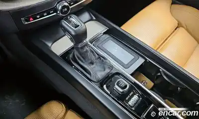 Volvo XC60 2020 2.0 Автомат в Москве № 164627, миниатюра 2