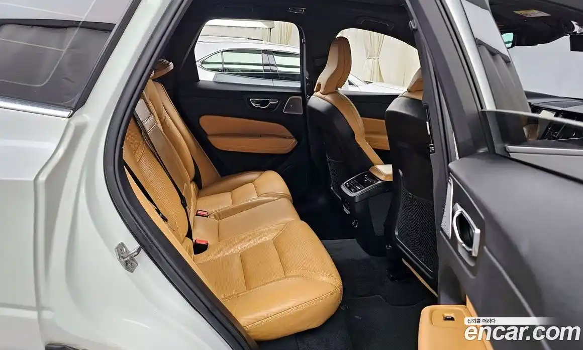 Volvo XC60 2020 2.0 Автомат в Москве № 164627, фото 10