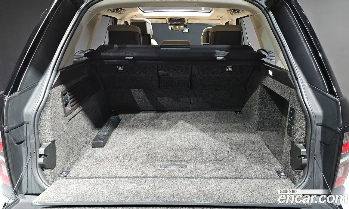 Land Rover Range-Rover 2020 4.4 Автомат в Москве № 166218, фото 18