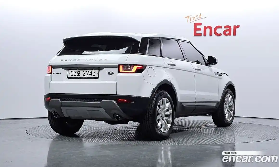Land Rover Range-Rover Evoque 2018 2.0 Автомат в Москве № 166371, фото 17