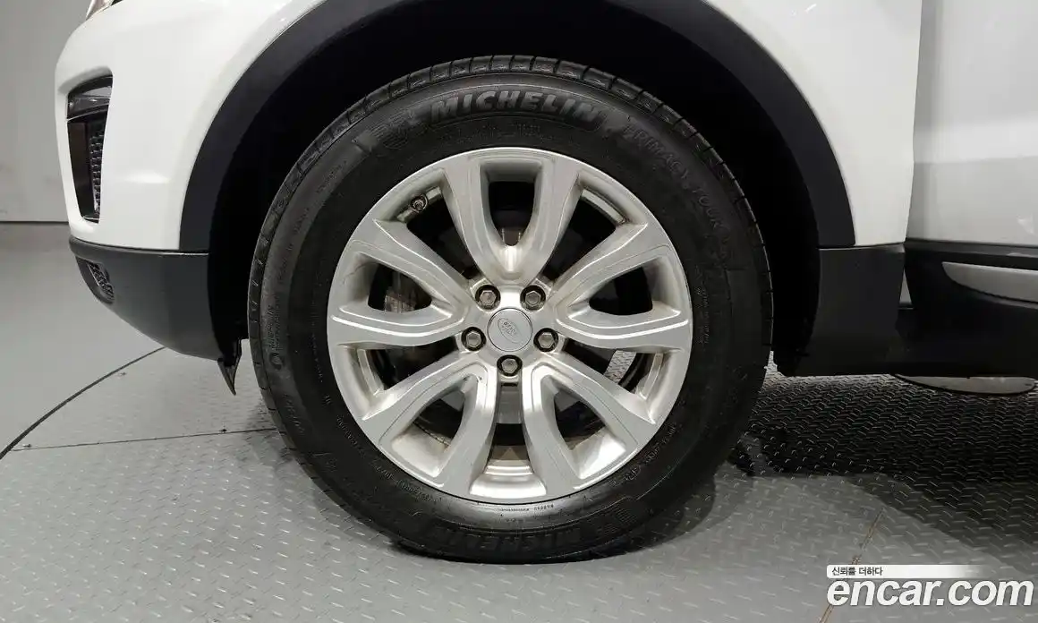 Land Rover Range-Rover Evoque 2018 2.0 Автомат в Москве № 166371, фото 4