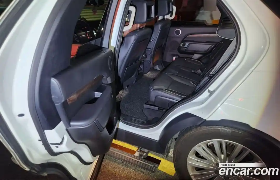 Land Rover Discovery 2017 3.0 Автомат в Москве № 166916, фото 14