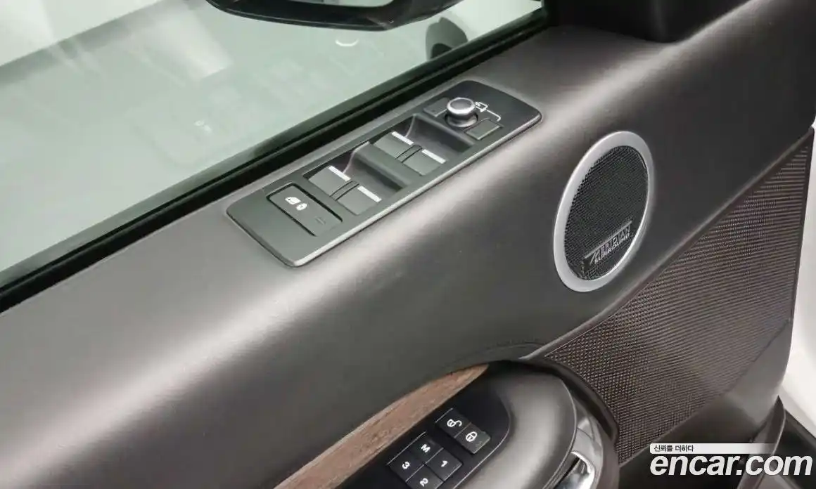 Land Rover Discovery 2017 3.0 Автомат в Москве № 166916, фото 17