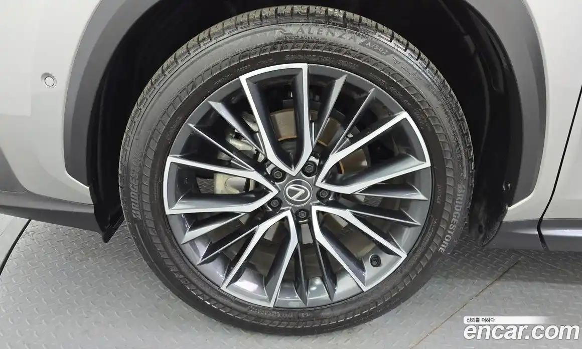 Lexus NX 2024 2.5 Автомат в Москве № 168068, фото 8