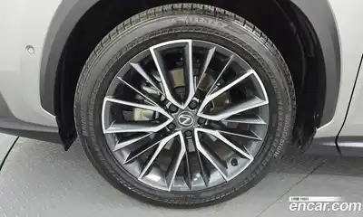 Lexus NX 2024 2.5 Автомат в Москве № 168068, миниатюра 8