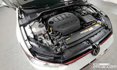 Volkswagen Golf 2023 2.0 Автомат в Москве № 168421, миниатюра 2