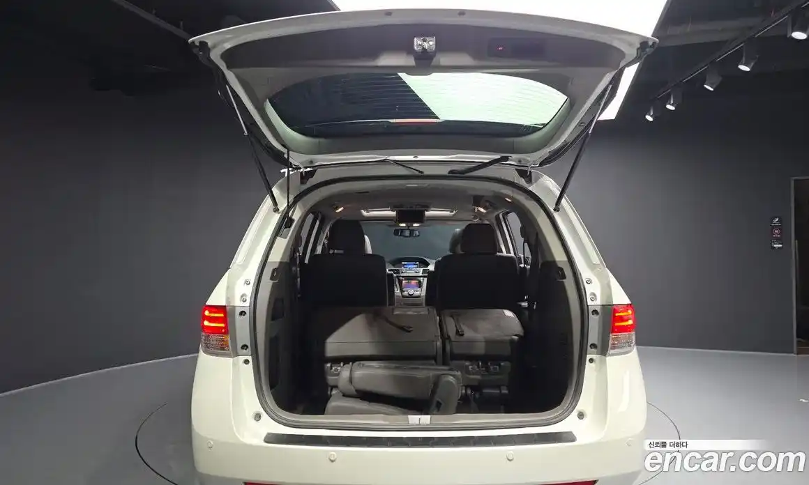 Honda Odyssey 2015 3.5 Автомат в Москве № 170604, фото 11