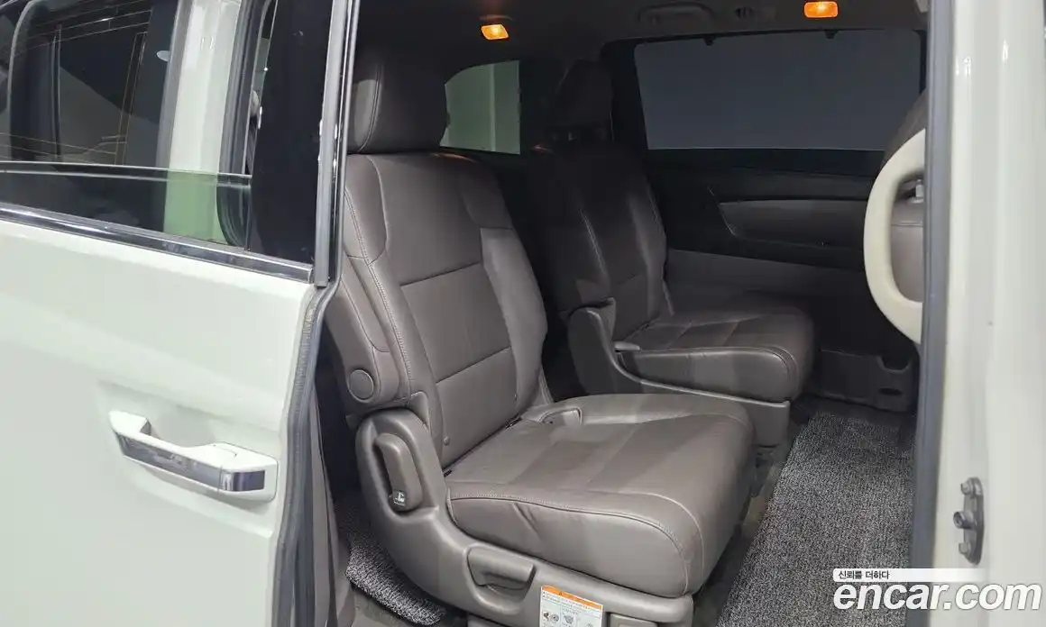 Honda Odyssey 2015 3.5 Автомат в Москве № 170604, фото 13