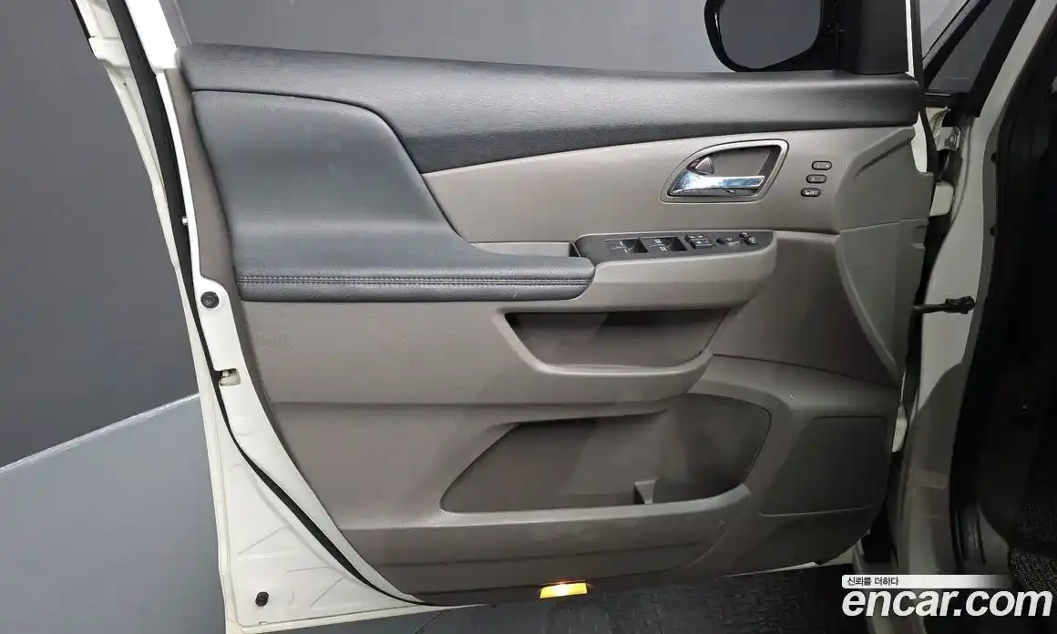 Honda Odyssey 2015 3.5 Автомат в Москве № 170604, фото 17