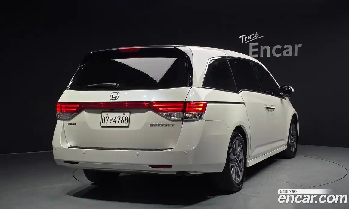 Honda Odyssey 2015 3.5 Автомат в Москве № 170604, фото 6