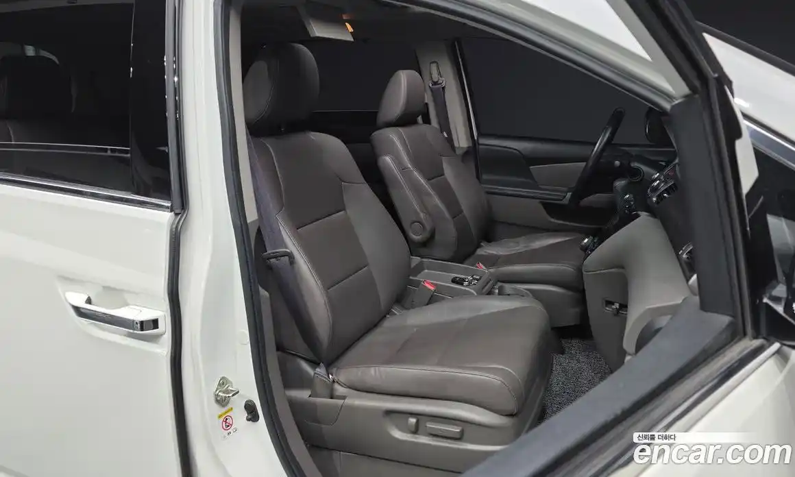 Honda Odyssey 2015 3.5 Автомат в Москве № 170604, фото 9