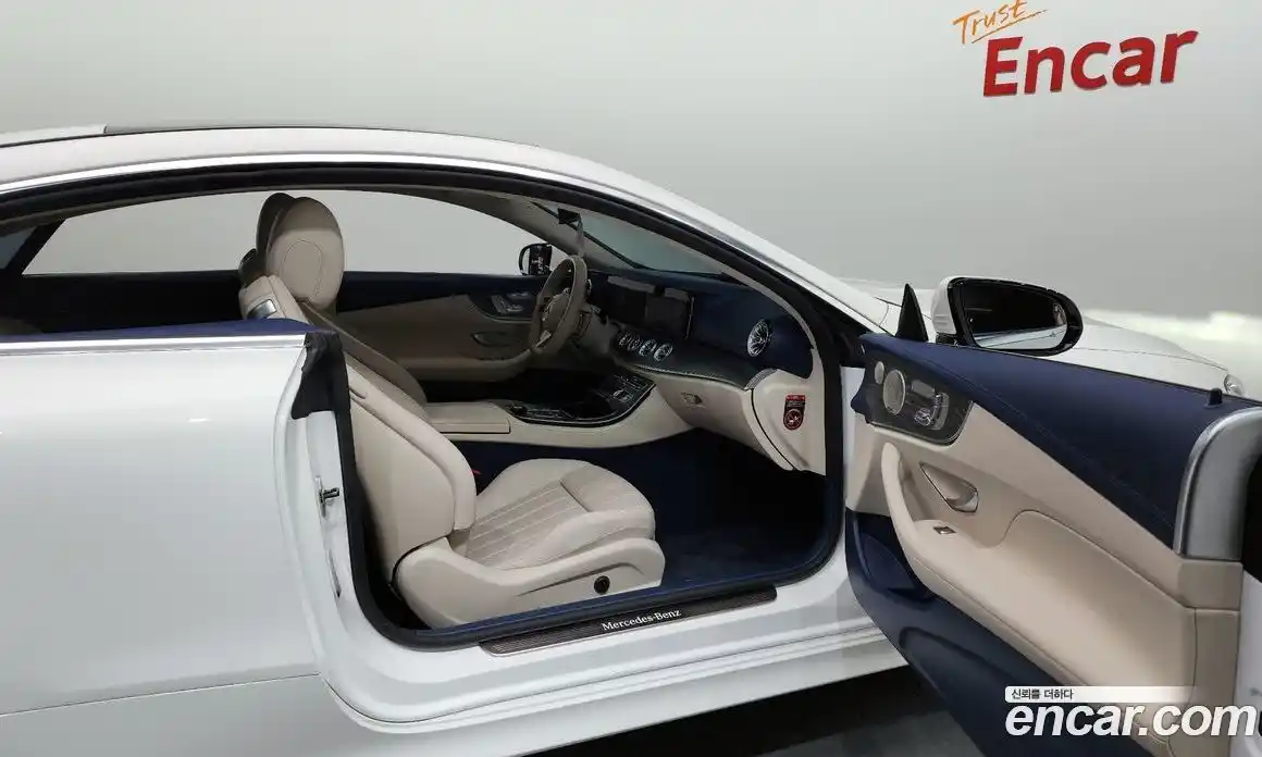 Mercedes-Benz E-Class 2023 3.0 Автомат в Москве № 175628, фото 9