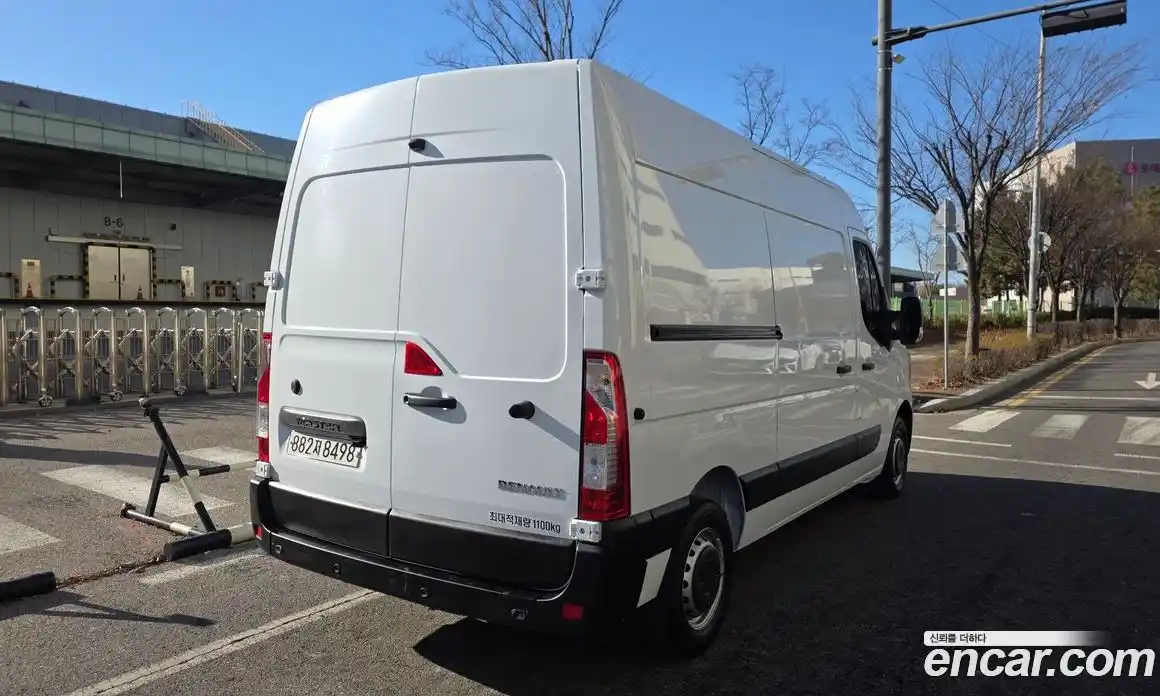 Renault Master 2024 2.3 Механическая в Москве № 176242, фото 16