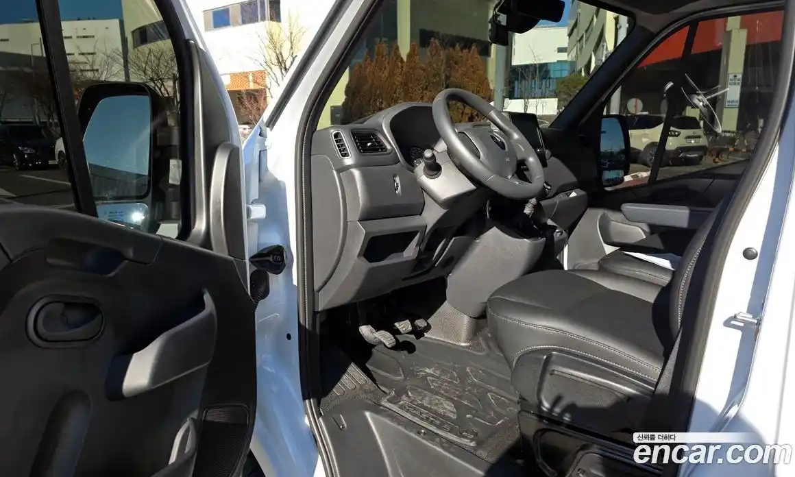 Renault Master 2024 2.3 Механическая в Москве № 176242, фото 17