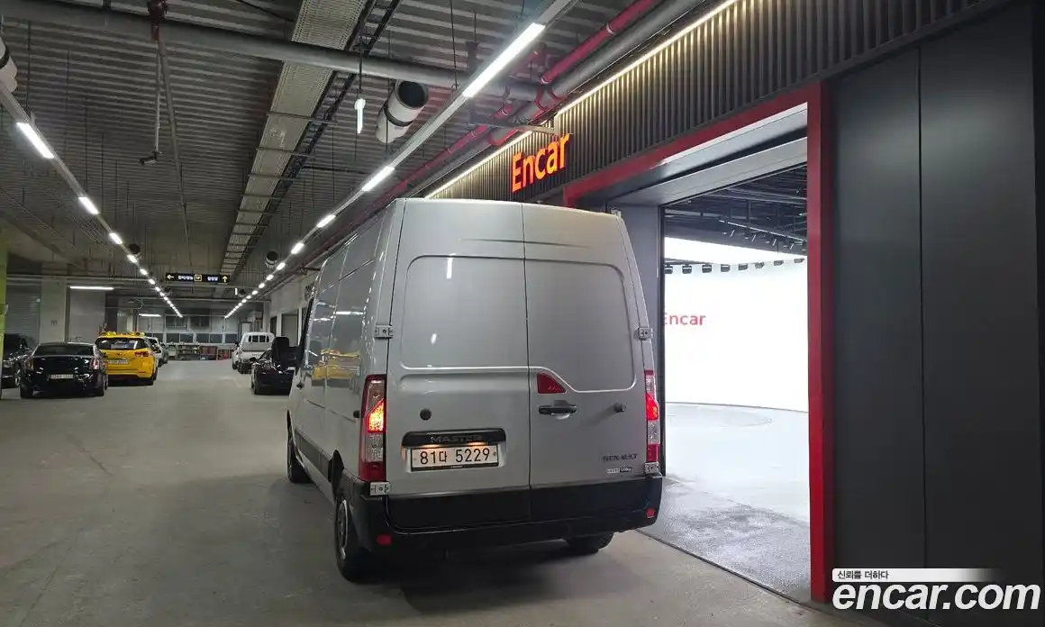 Renault Master 2019 2.3 Механическая в Москве № 177678, фото 14