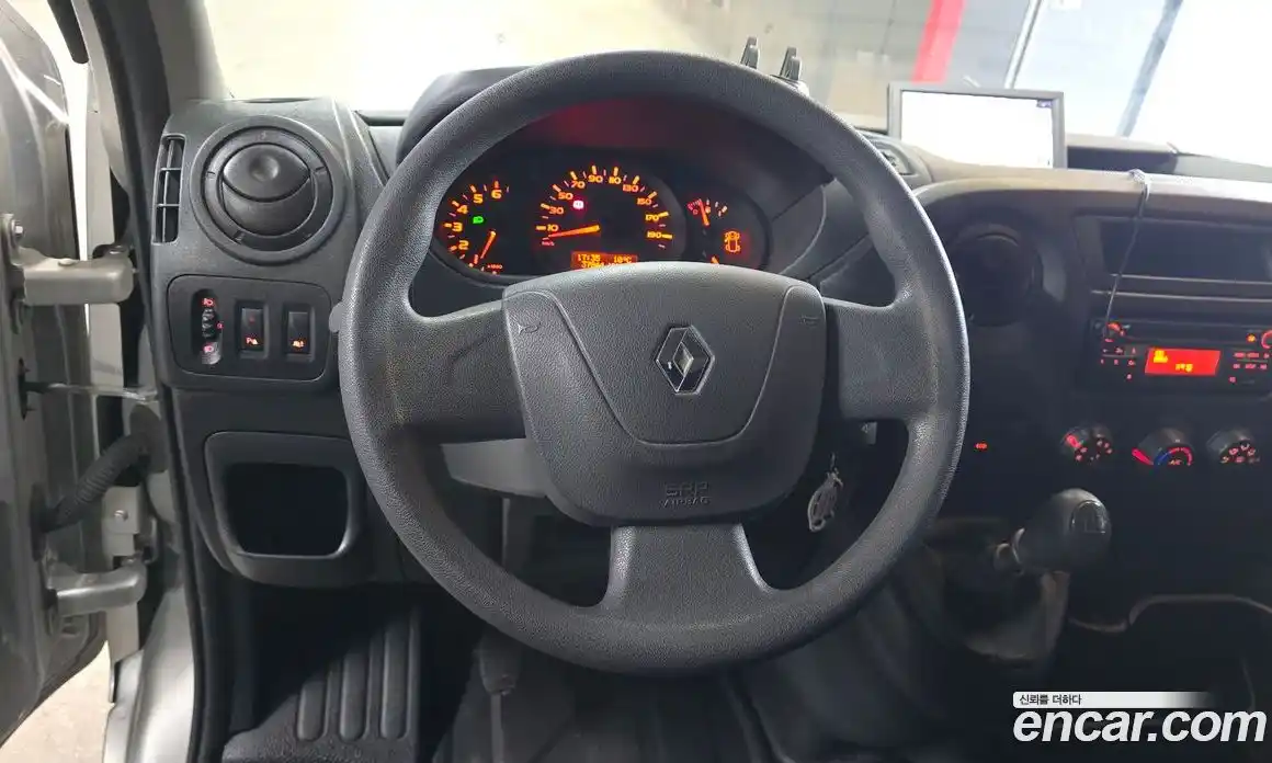 Renault Master 2019 2.3 Механическая в Москве № 177678, фото 19