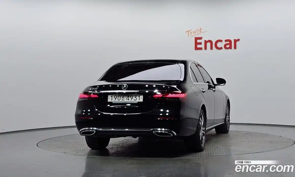 Mercedes-Benz E-Class 2023 2.0 Автомат в Москве № 178905, фото 4