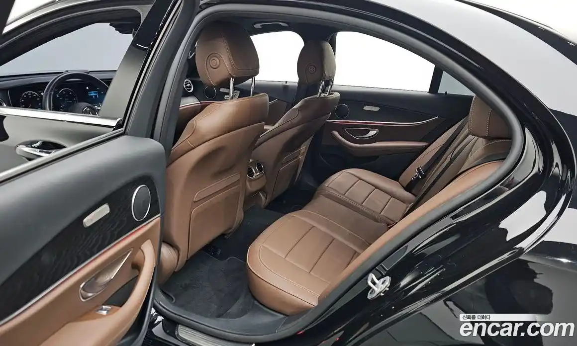 Mercedes-Benz E-Class 2023 2.0 Автомат в Москве № 178905, фото 8