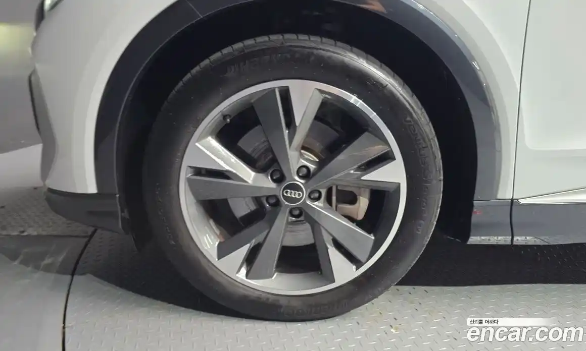 Audi Q4 e-tron 2023 0.2 Автомат в Москве № 193240, фото 18