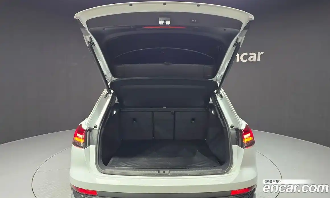 Audi Q4 e-tron 2023 0.2 Автомат в Москве № 193240, фото 4