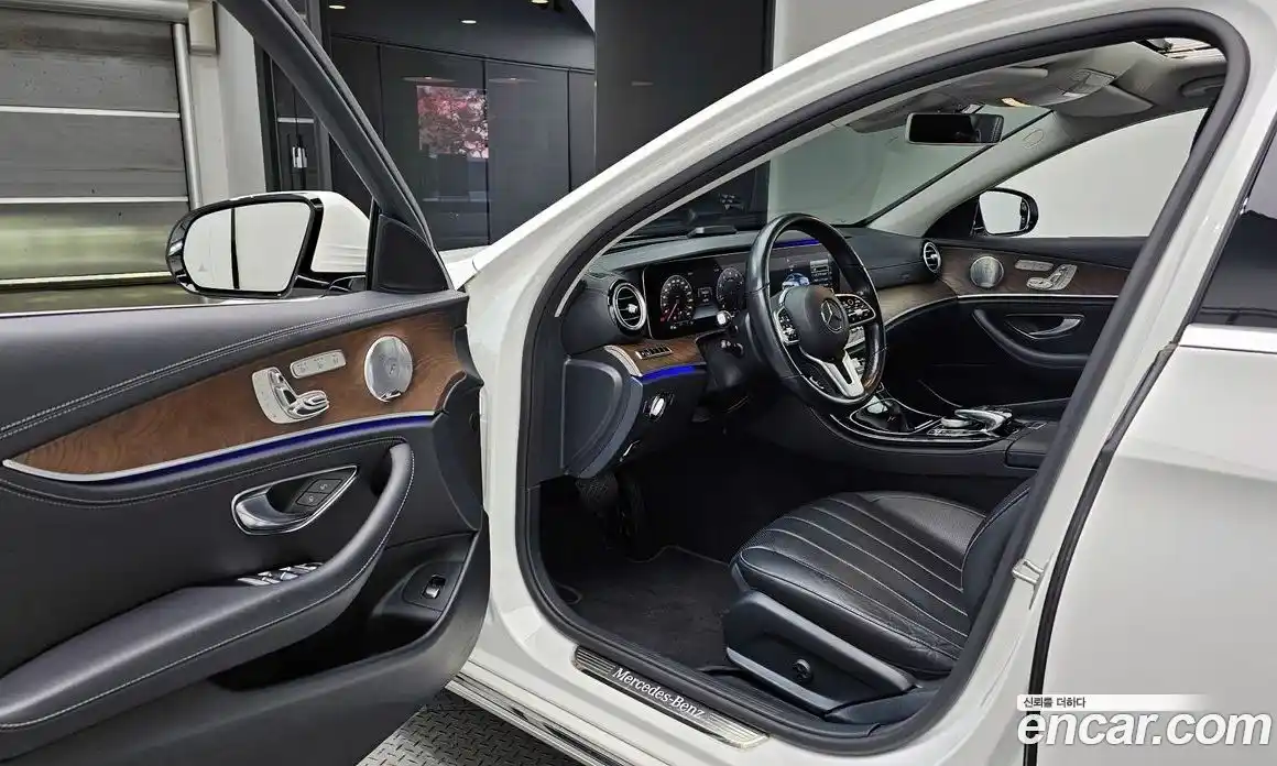 Mercedes-Benz E-Class 2019 2.0 Автомат в Москве № 194699, фото 3