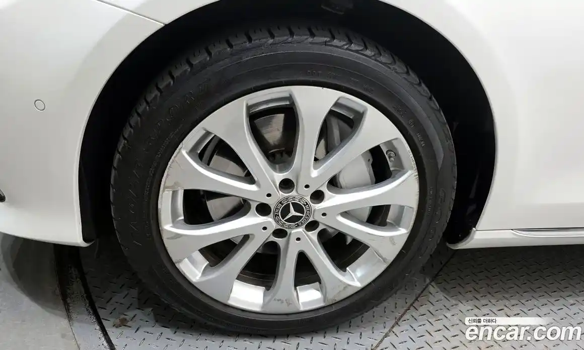 Mercedes-Benz E-Class 2019 2.0 Автомат в Москве № 194699, фото 4